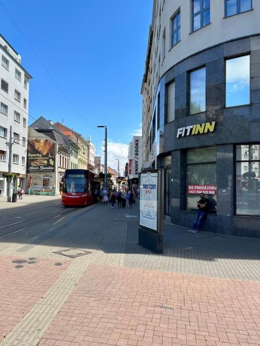1St May Plaza 브라티슬라바 외부 사진